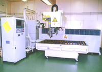 レーザ加工機