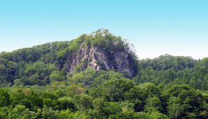 現在の神居岩（義経岩）の写真