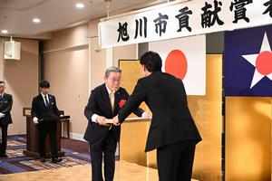 柏葉氏