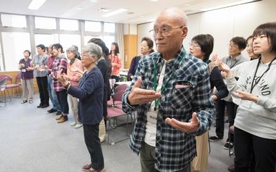 手話サークル「たんぽぽ」で活動する皆さん