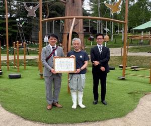 グリーン造園　贈呈式の様子