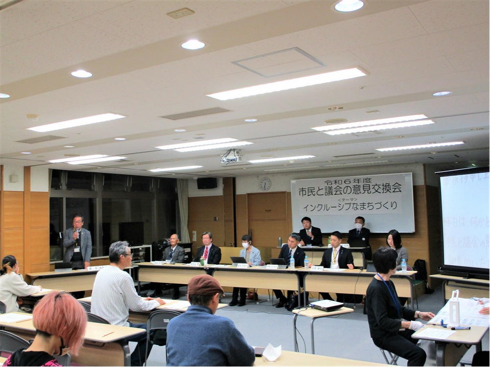 会場の様子（民政班）