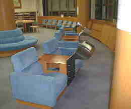 1階リスニングコーナー