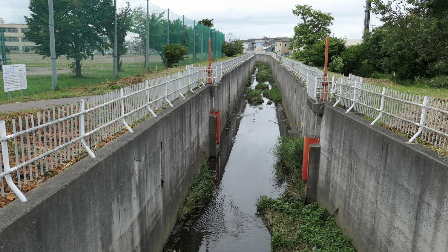 現在の南校川