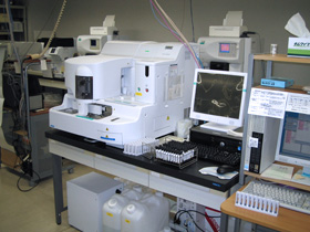 検査の機械CS2100の写真