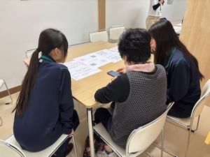 中高生による高齢者のためのスマホ相談会