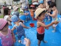 親子遊びの広場水遊び