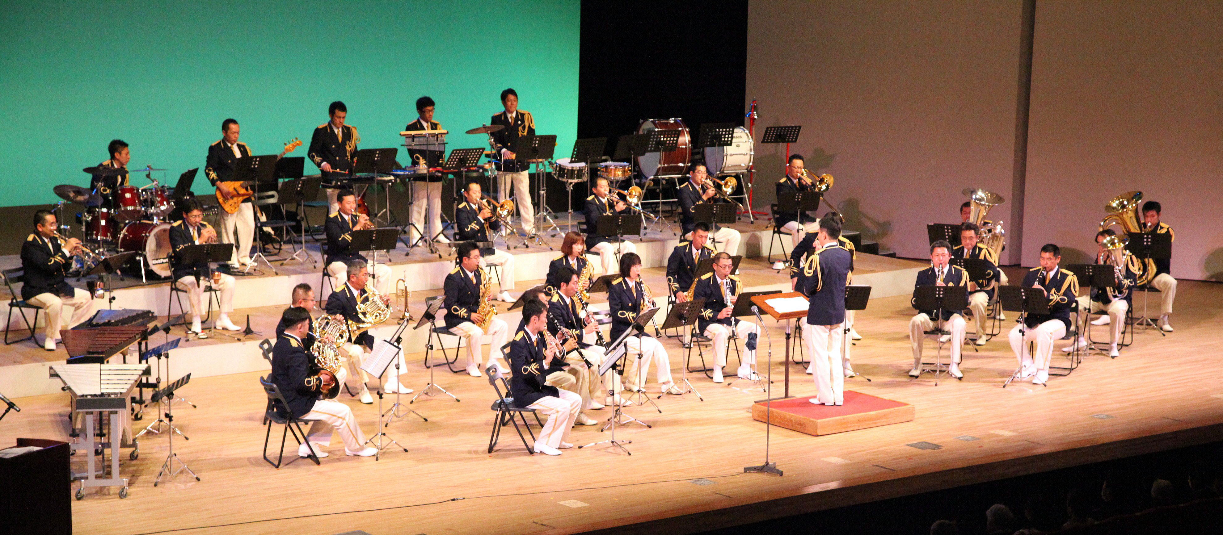 旭川市消防音楽隊の119オータムフェアでの演奏写真