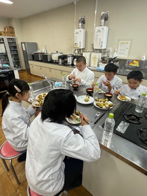 試食の様子