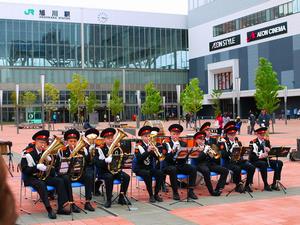 駅前でアフターコンサート