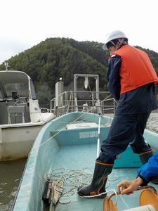 ダム湖採水