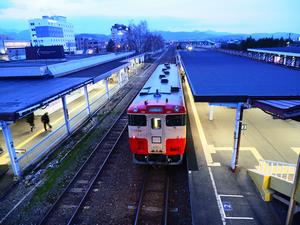 富良野駅で国鉄色ツートン車両