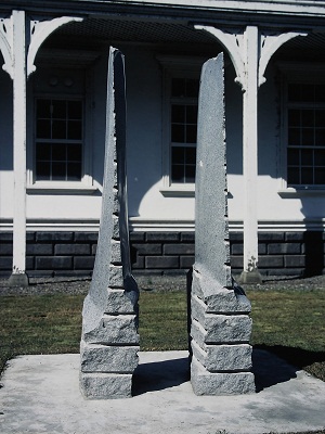 彫刻作品　知の柱の写真