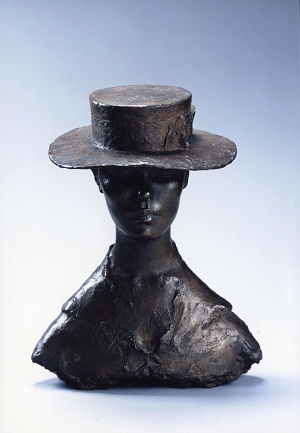 彫刻作品 カンカン帽の写真
