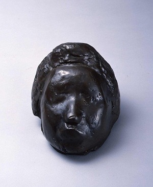彫刻作品 女の顔の写真