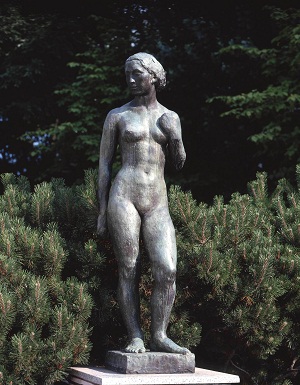 彫刻作品 婦人像・裸立像の写真